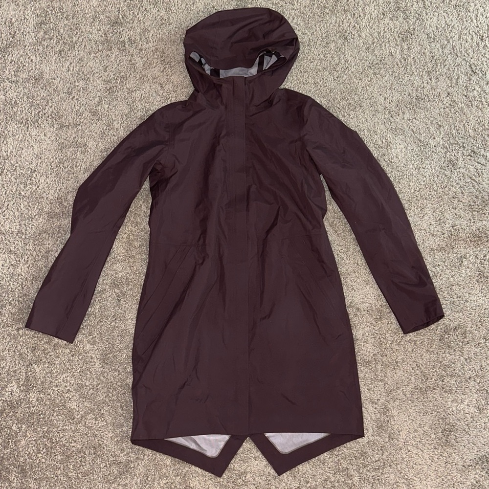 lululemon rain jacket Dark Purple S
